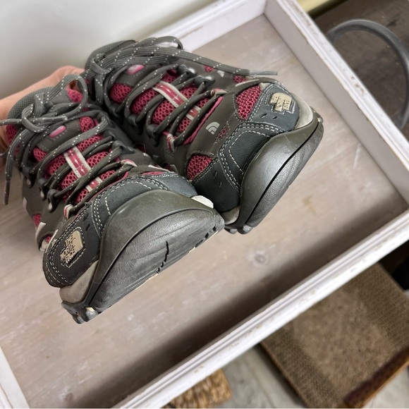 The North Face Kids' Pink and Gray Shoes - Picture 3 of 12